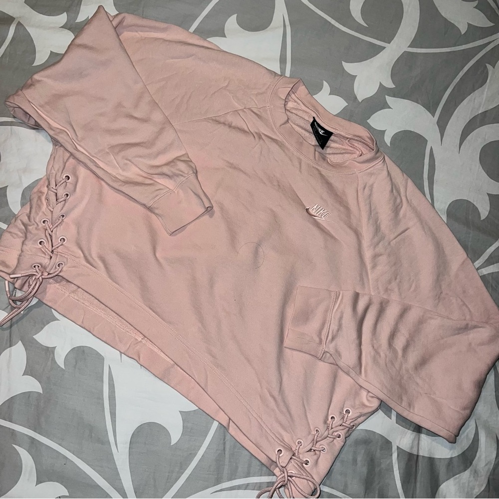 Cropped Nike Crew Neck